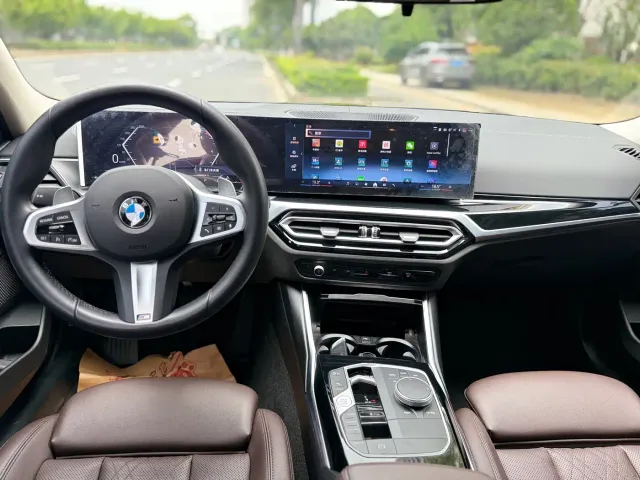 BMW 3 Series — Фото автомобиля 10