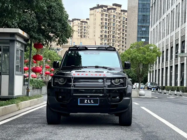 Land Rover Defender — Фото автомобиля 2