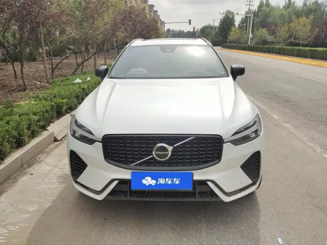 Volvo XC60 — Фото автомобиля 2