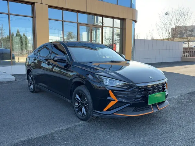Dongfeng Yixuan — Фото автомобиля 3