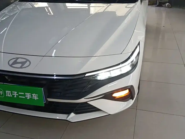 Hyundai Elantra — Фото автомобиля 23