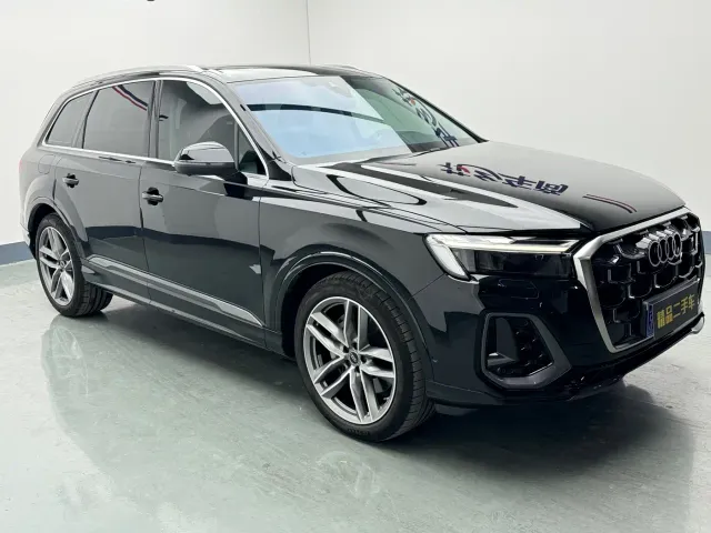 Audi Q7 — Фото автомобиля 2