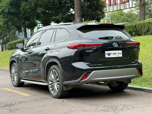 Toyota Highlander — Фото автомобиля 4