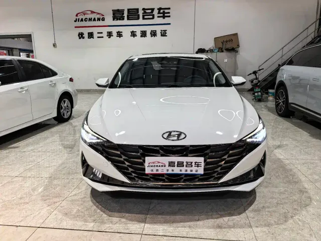 Hyundai Elantra — Фото автомобиля 9