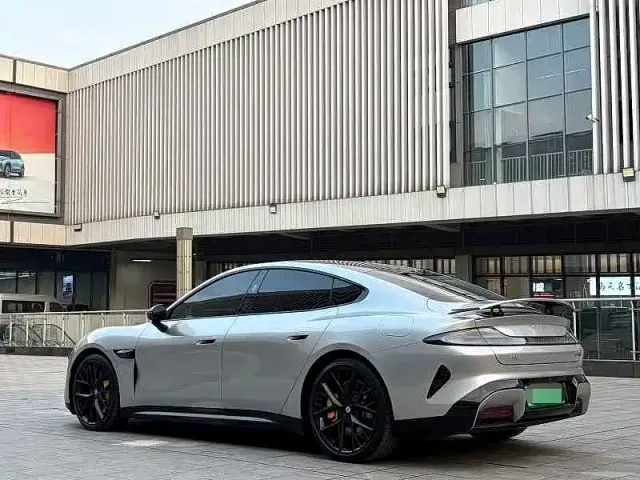 Xiaomi SU7 — Фото автомобиля 8