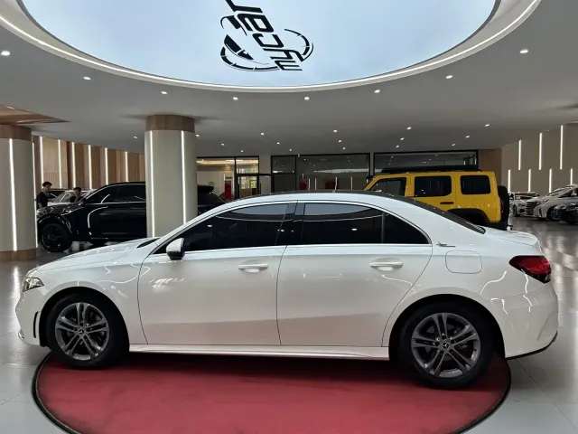 Mercedes-Benz A-Class — Фото автомобиля 8