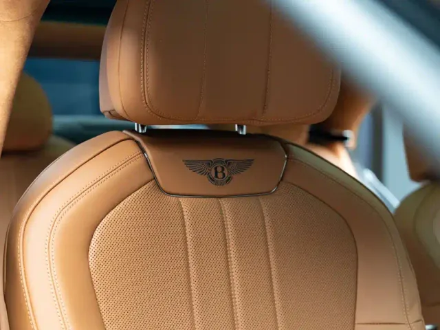 Bentley Flying Spur — Фото автомобиля 16