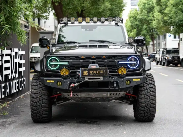 Ford Bronco — Фото автомобиля 2
