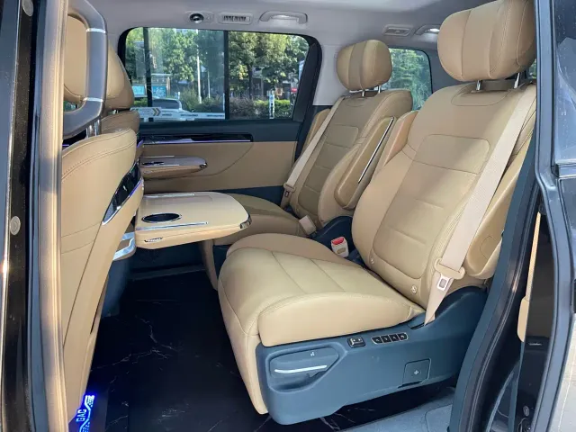 GAC Trumpchi E8 — Фото автомобиля 10