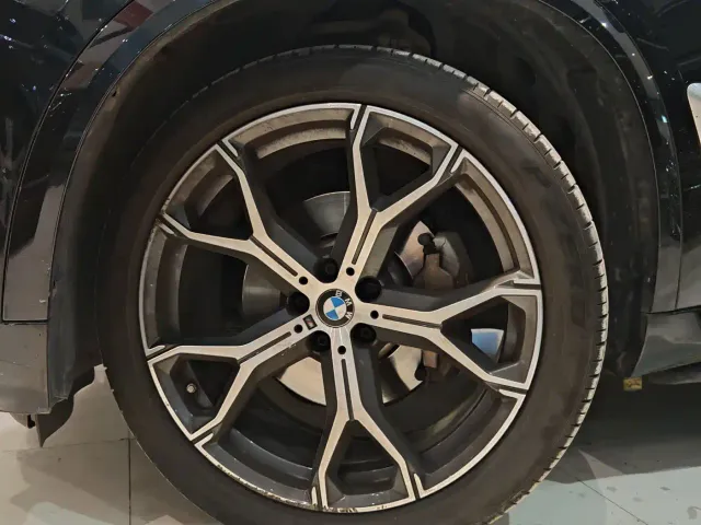 BMW X5 — Фото автомобиля 3