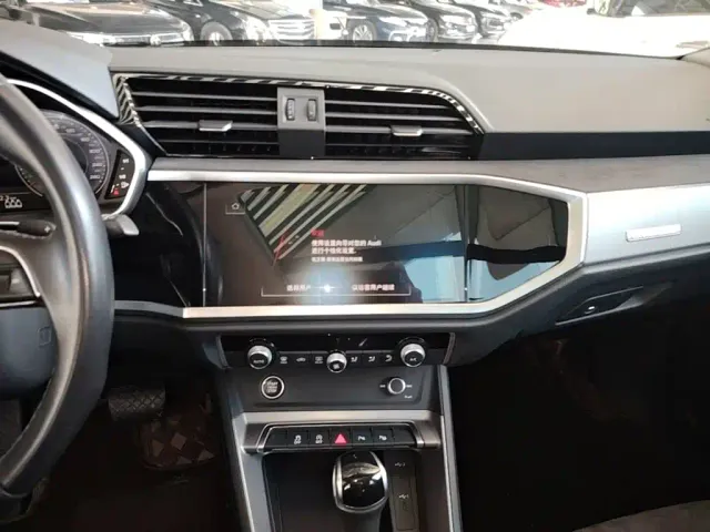 Audi Q3 — Фото автомобиля 12