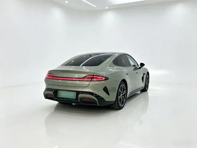 Xiaomi SU7 — Фото автомобиля 6