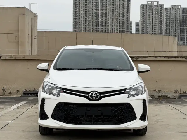 Toyota Vios FS — Фото автомобиля 2