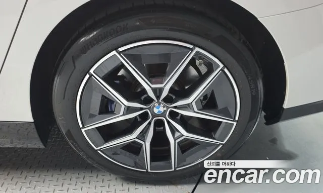 BMW 5 Series G60 — Фото автомобиля 6