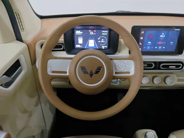 Wuling Hongguang Mini EV — Фото автомобиля 11