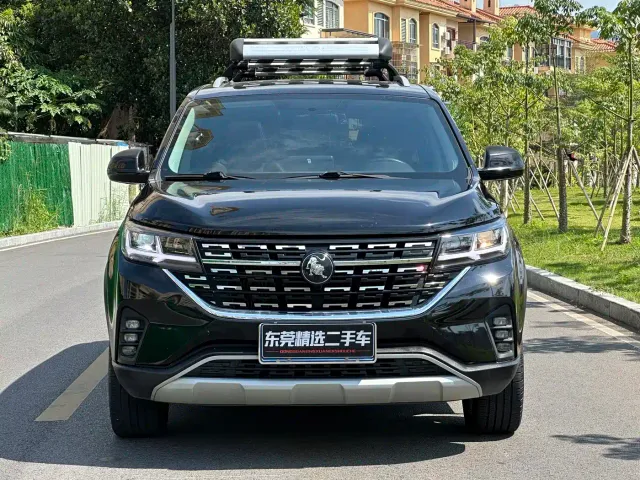 Фотография автомобиля — Forthing Fengxing T5L
