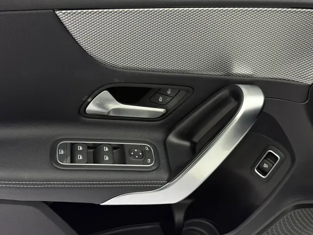 Mercedes-Benz A-Class — Фото автомобиля 23
