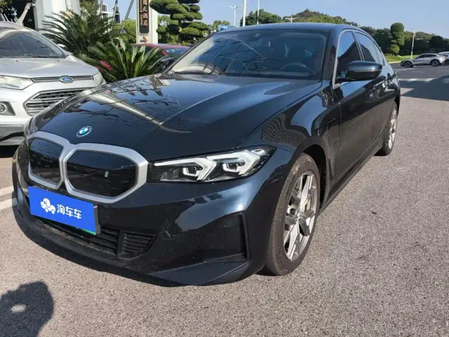 Фотография автомобиля — BMW i3