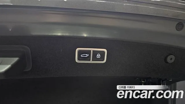 Genesis G90 Бензин 3.5 турбо AWD — Фото автомобиля 15