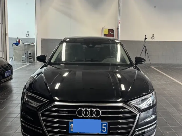 Audi A8 — Фото автомобиля 2