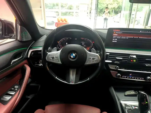 BMW 5 Series — Фото автомобиля 10