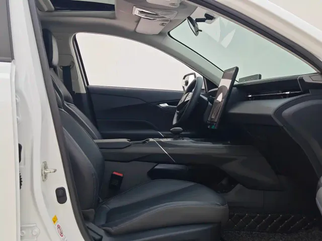 Changan Lamore — Фото автомобиля 10