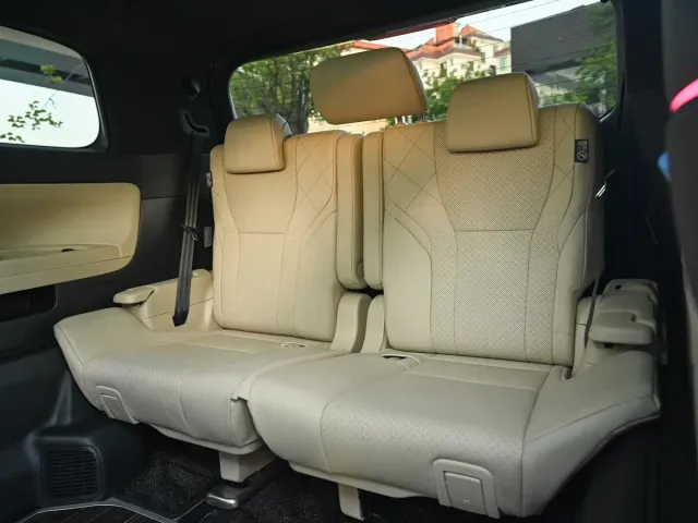 Toyota Alphard — Фото автомобиля 23
