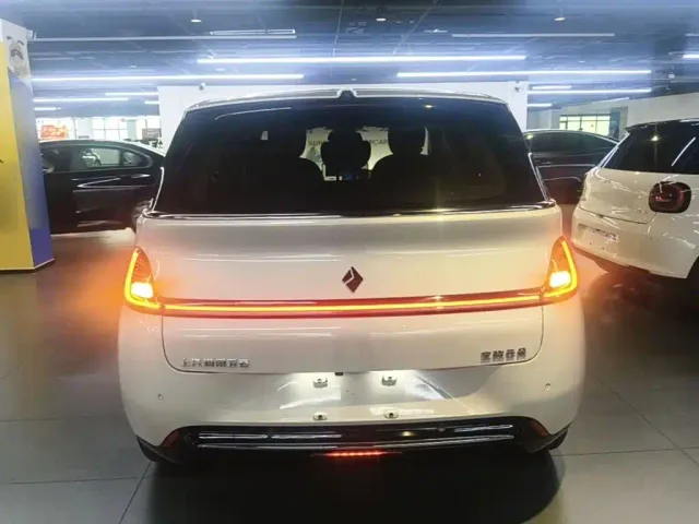 Baojun Cloud — Фото автомобиля 5