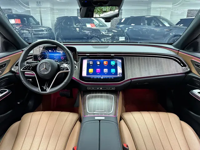 Mercedes-Benz E-Class — Фото автомобиля 12