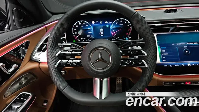 Mercedes-Benz E-Class — Фото автомобиля 11