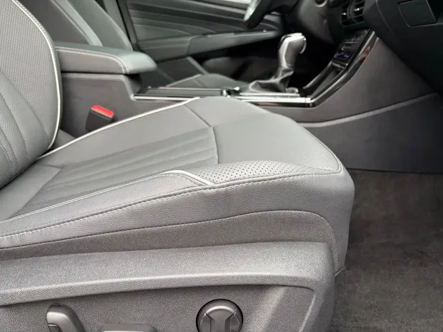 Volkswagen Passat — Фото автомобиля 15