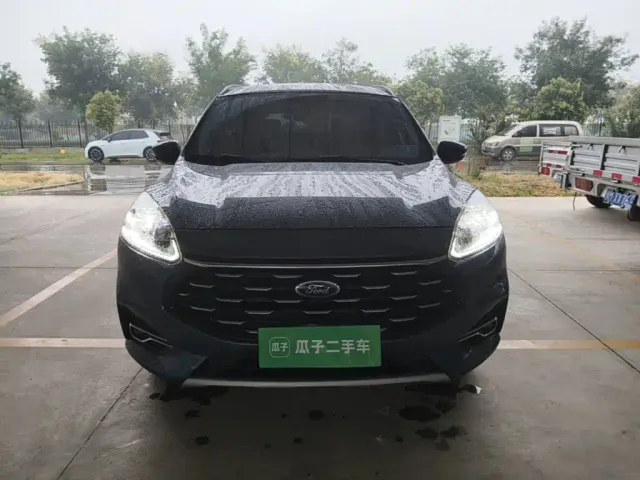 Ford Escape — Фото автомобиля 2