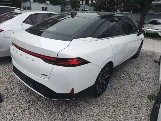 Xpeng P5 — Фото автомобиля 6