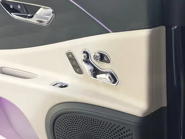 Bentley Flying Spur — Фото автомобиля 25