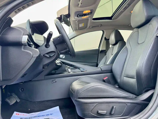 Hyundai Elantra — Фото автомобиля 9