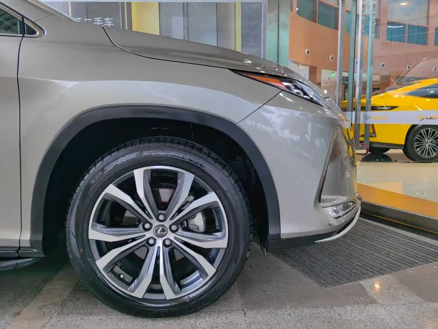 Lexus RX — Фото автомобиля 7