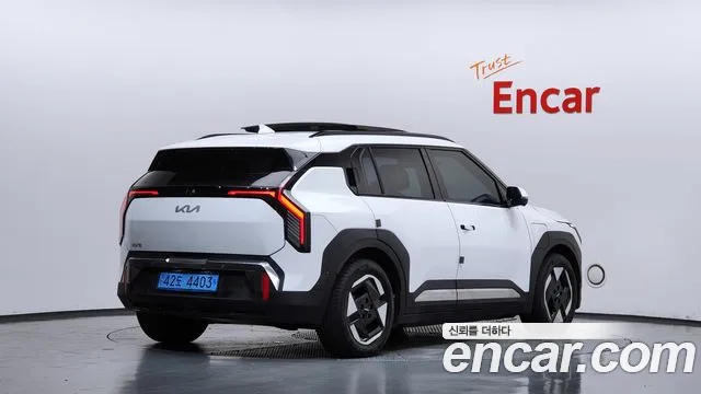 Kia EV3 — Фото автомобиля 2