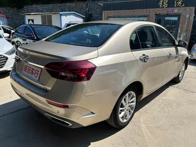 Geely Emgrand — Фото автомобиля 7