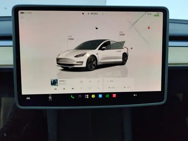 Tesla Model 3 — Фото автомобиля 13