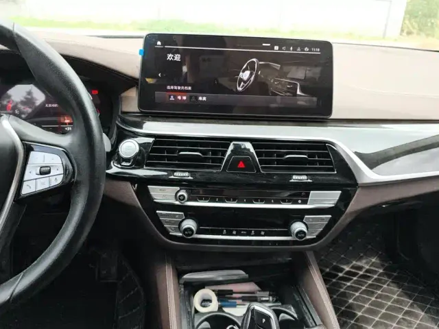 BMW 5 Series — Фото автомобиля 13