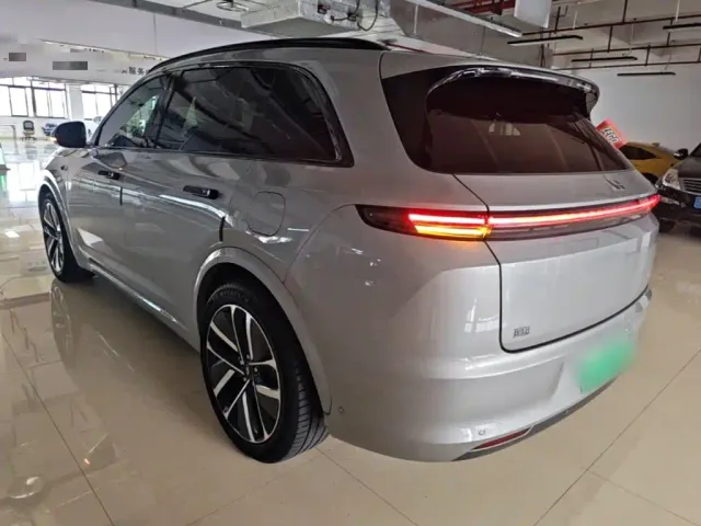 Li Auto L7 — Фото автомобиля 4