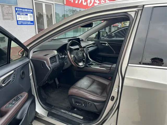 Lexus RX — Фото автомобиля 5