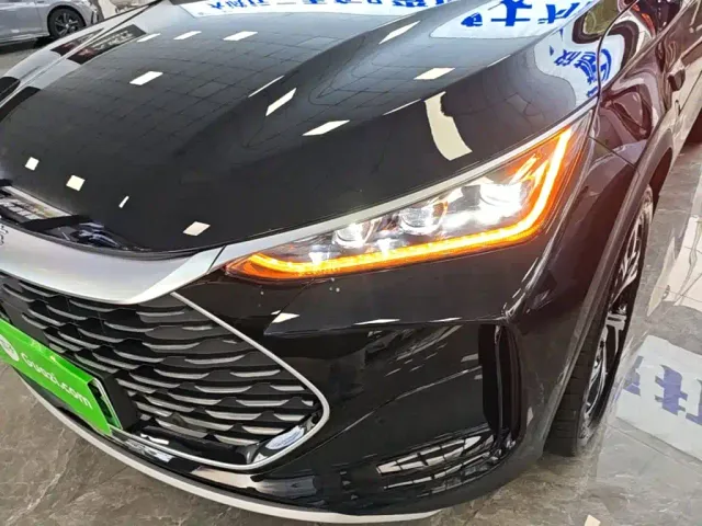 BYD Tang — Фото автомобиля 23