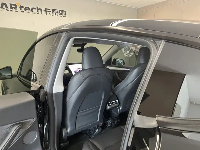 Tesla Model Y — Фото автомобиля 27