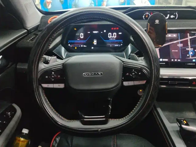 Changan Oshan Changan Oshan Z6 2023 Blue Whale 1.5T DCT Smart Premium — Фото автомобиля 15