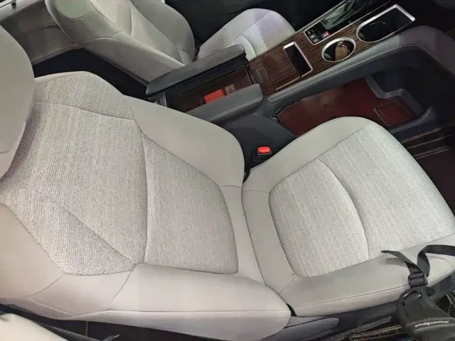 Toyota Sienna — Фото автомобиля 24