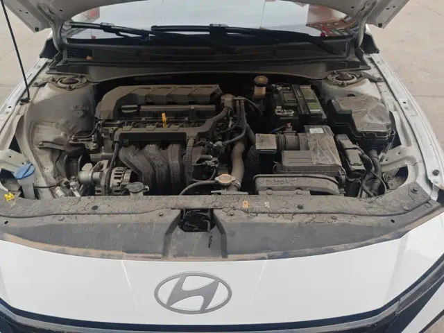Hyundai Elantra — Фото автомобиля 10