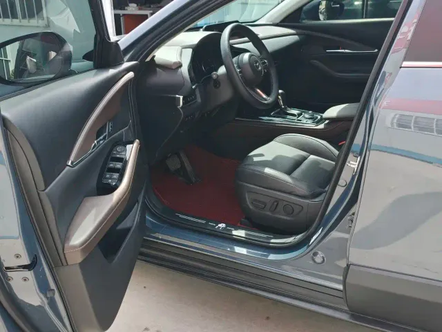 Mazda CX-30 — Фото автомобиля 2