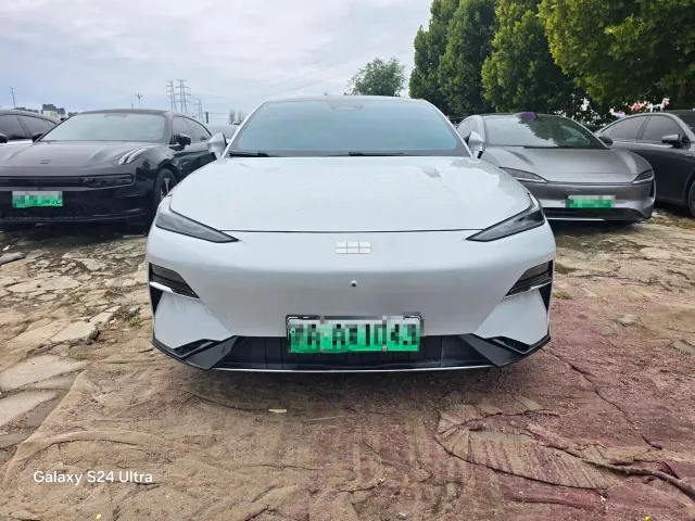 Geely Galaxy E8 — Фото автомобиля 2