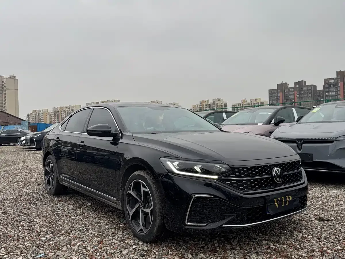 Volkswagen Passat 2023 330TSI Starlight Elite Edition — Фото автомобиля 3